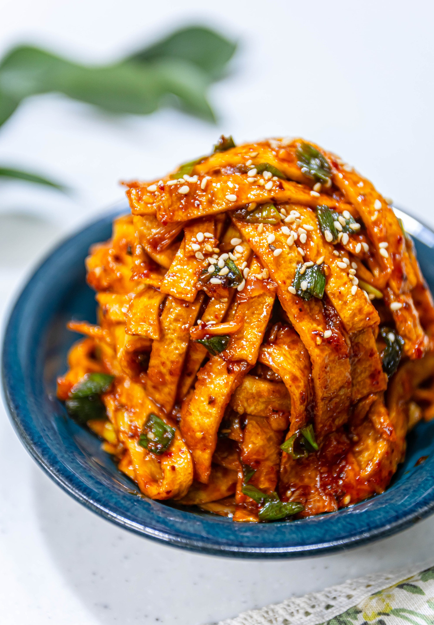Eomuk Bokkeum Recipe (Korean Stir-Fried Fish Cake)